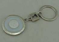 1 1/2 Zoll-Zink-Legierungs-fördernder Schlüsselanhänger mit dem Porzellan-Stück eingefügt, Versilberung