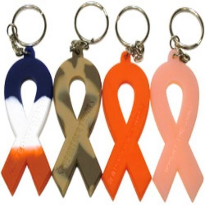 Silikon-Anhänger 100% förderndes Keychain, Metallzusätze, Pantone-Farbe